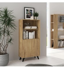 Descubre el salón completo Solana 02 con diseño moderno y acabado en madera rayada.