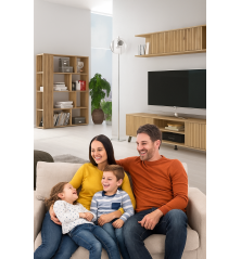 Descubre el salón completo Solana 02 con diseño moderno y acabado en madera rayada.