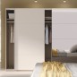 Armario tres puertas correderas W26 DE 300 cm  en Blanco mate y puerta central con espejo