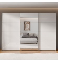 Armario tres puertas correderas W26 DE 300 cmen color Blanco Brillo cristal  y puerta central con Espejo