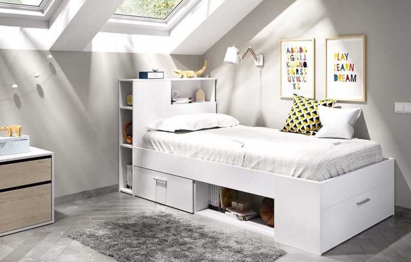 Dormitorio juvenil de color blanco con cama compacta.